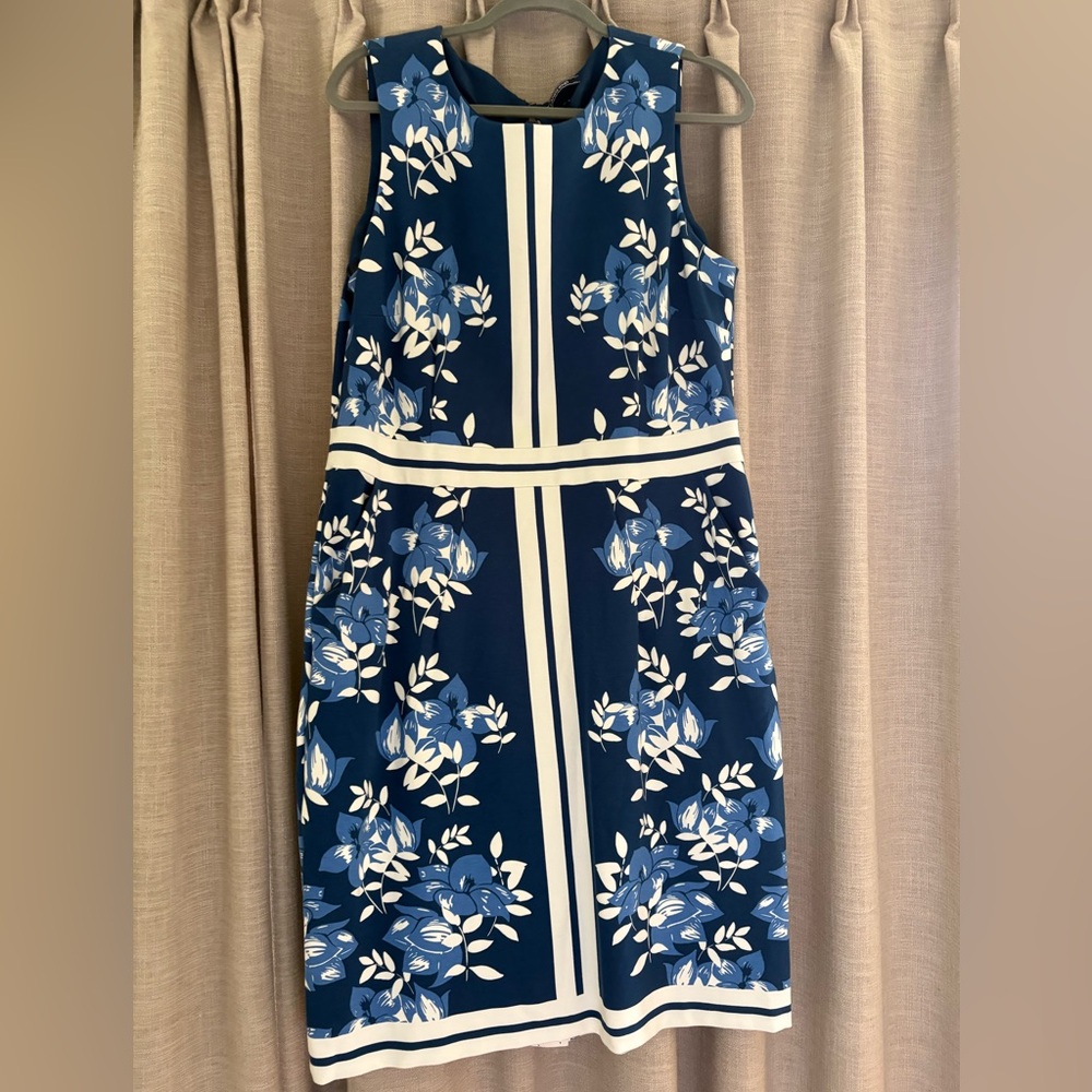 Land’s End Floral Navy Blue Sleeveless Sheath Dress